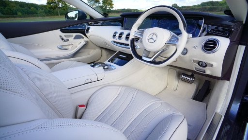 Mercedes Benz C300 luxury