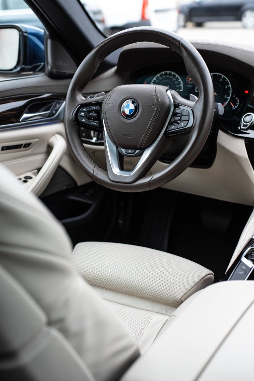 The Ultimate Guide to the BMW 8 Series: A Blend of Luxury and Performance